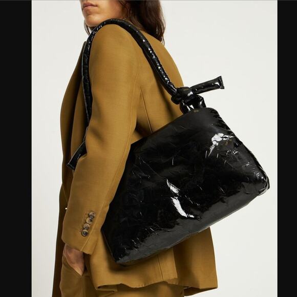 🌿 KASSL Bag Lady Lacquered Leather Shoulder Bag in Black - Picture 13 of 17